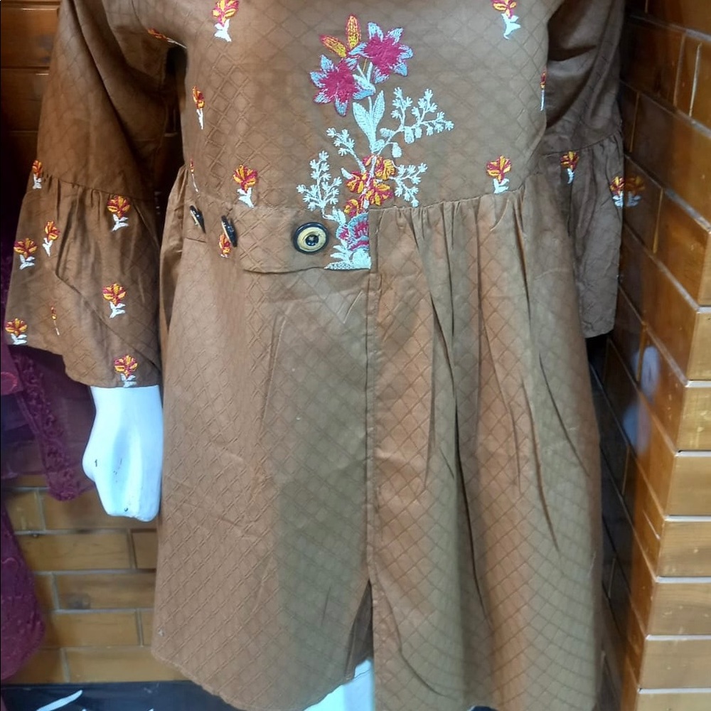 Embroidered top/kurta - Picture 2 of 2